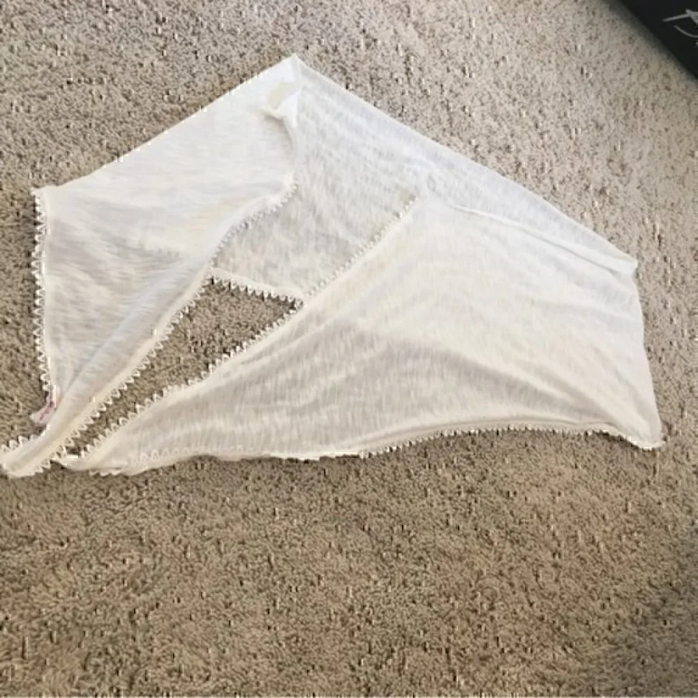 Girls size 12  Justice off white scarf